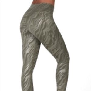 Fabletics Define High-Waisted 7/8 Legging - M